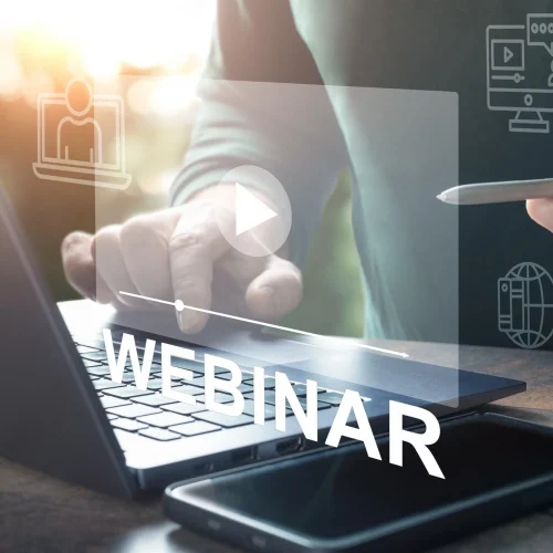 Zoho Webinaires : Impliquez et éduquez votre public avec des fonctionnalités puissantes